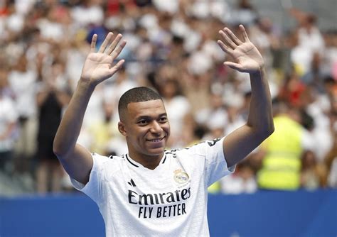 Siap Lanjutkan Kejayaan Nomor 9 Real Madrid Mbappe