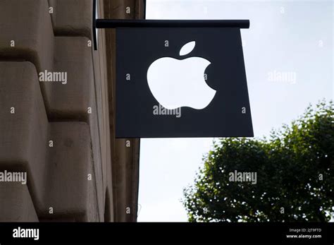 Close Up Apple Logo At Amsterdam The Netherlands 23 8 2022 Stock Photo