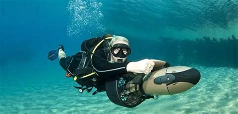 Best Underwater Scooter: Our Top 8 Picks 2020 - Ideal Dive