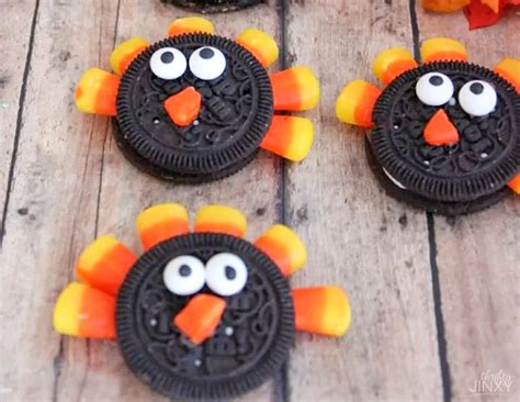 The Cutest OREO Turkey Cookies - Thrifty Jinxy