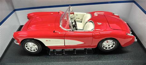 Chevrolet Corvette 1957 Maisto Special Edition 1 18 Rosso Usato Box