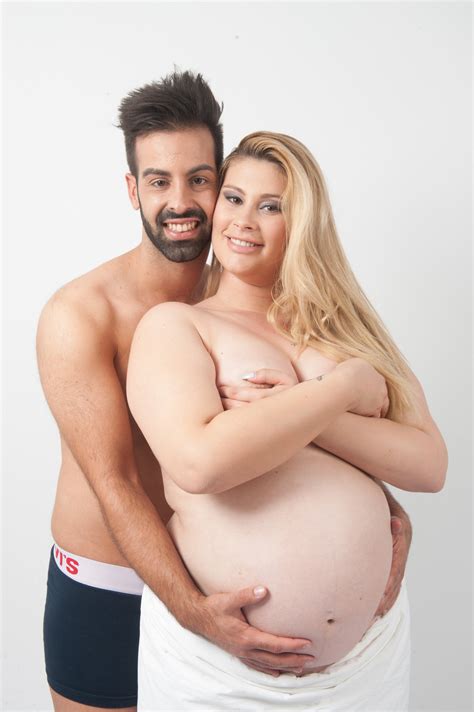 Holofote Bernardina Brito Exibe Barriga De Gr Vida Ao Lado Do