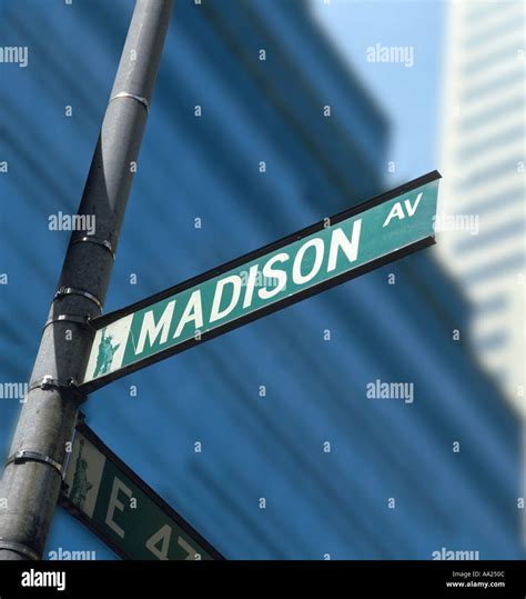 Madison Avenue Street Sign Hi Res Stock Photography And Images Alamy