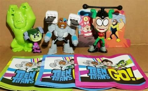 KINDER FERRERO SURPRISE Serie Teen Titans Go Maxi Sorpresa Vintage Top