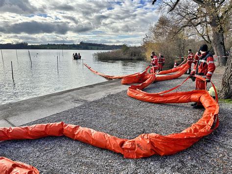 Oel Auf Gew Sser Feuerwehr Uster