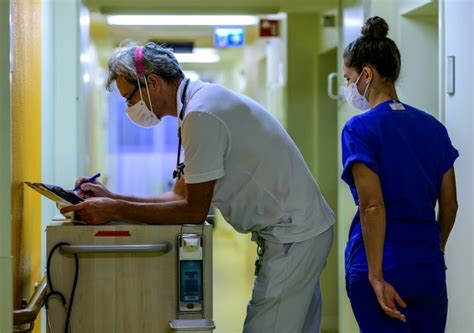 Kommunen Tarifverhandlungen F R Rzte An Kommunalen Kliniken