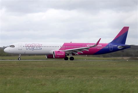 Airbus A Nx G Wune Wizz Air Uk Luton Airport A