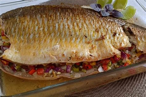 Peixe assado no forno vinagrete leve delicioso e fácil de fazer