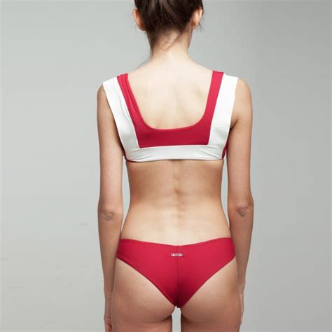 Hot Sexy Nina Cheek Bikini Pics