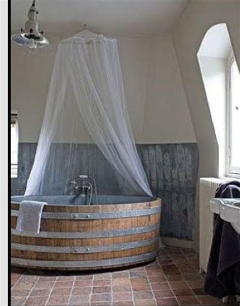 Barrel Bath Tub Great Rustic Look Idée Salle De Bain Salles De