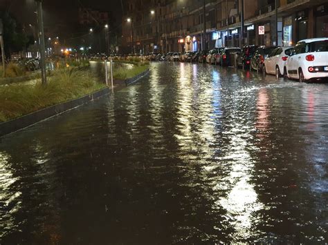 Forte Temporale Nella Notte A Messina Strade Allagate Foto