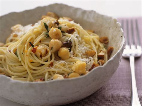 Spaghetti Mit Kichererbsen Und Mandeln Rezept EAT SMARTER