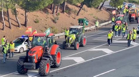 Nuevo D A De Tractorada Cortes En La A Guadalc Zar El Carpio Y