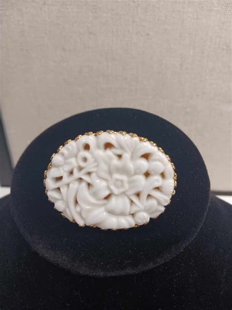 1960s Vintage Hand Carved Signed Napier Scarf Clip Gem