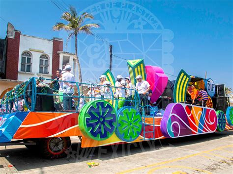 Carros Alegóricos El Volador