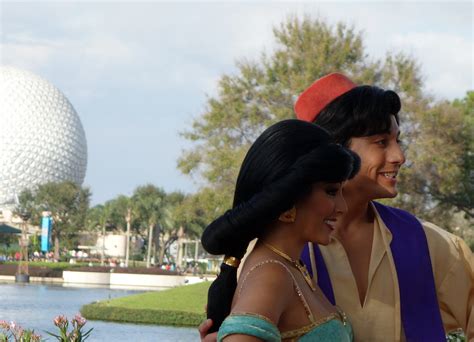 Aladdin and Jasmine Disney World Character meet and greet EPCOT 2013 ...