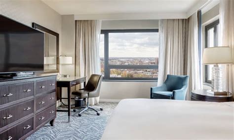 Rooms & Suites | Washington HIlton