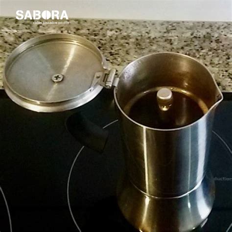 Como preparar un gran café nunha Cafeteira Moka SABORA Cafés