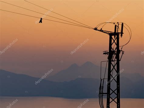 Costa Con Pilones De Transmisi N De Electricidad L Neas El Ctricas