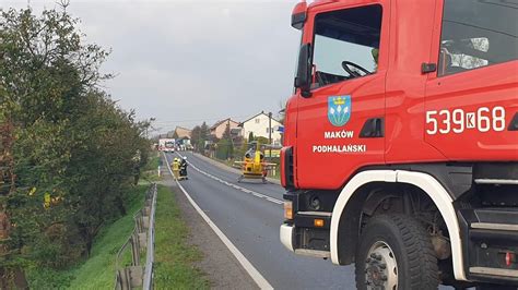 Wypadek w Makowie Podhalańskim Pojazd ciężarowy zderzył się z trzema