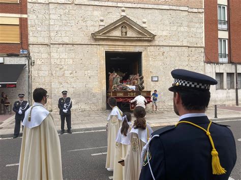 PoliciaValladolid on Twitter Acompañamos al Paso de La Sagrada Cena