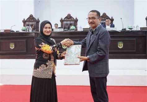 Serahkan RAPBD Lutra 2024 Ke DPRD Indah Putri Minta Pimpinan OPD