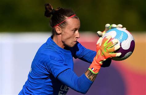 Women's Euro – The companion of the French goalkeeper found dead - Archyde