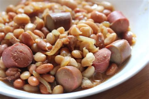 Slow Cooker Hot Dogs and Beans - Cully's Kitchen