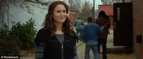 Renee Zellweger Is Unrecognizable As Brunette Daily Mail Online