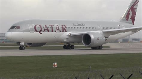 Qatar Boeing 787 8 Dreamliner Close Up Takeoff From Manchester Airport