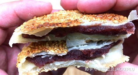 芝麻豆沙酥饼，制作简单，层层酥脆，一口下去直掉渣，香酥可口。 知乎