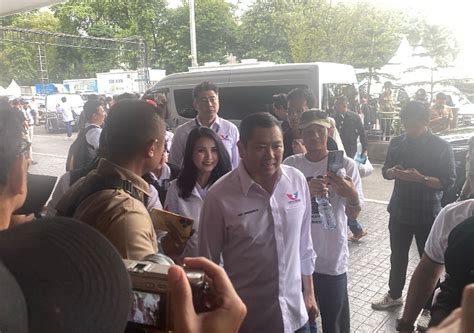 Tiba Di Gbk Hary Tanoe Dan Liliana Hadiri Kampanye Akbar Ganjar Mahfud