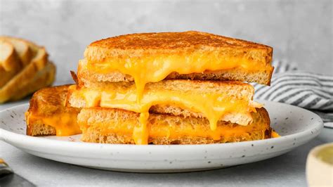 Best Grilled Cheese Sandwich - JoyFoodSunshine