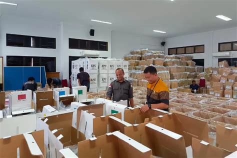 Bawaslu Kabupaten Inhu Awasi Tahap Setting Dan Packing Logistik Pemilu