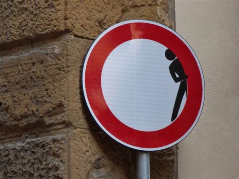 13 Funny Road Signs To See - Parade