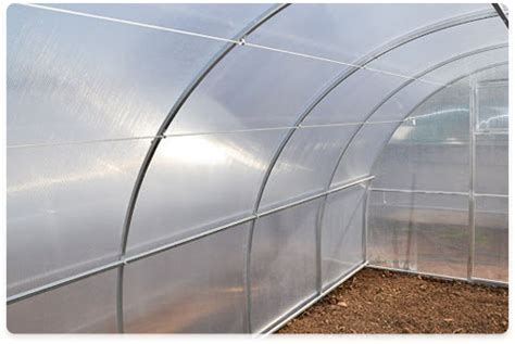 Крепкие теплицы со скидкой