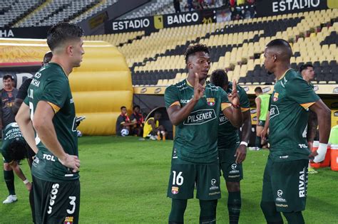 El DT de Barcelona SC destacó el nivel de Djorkaeff Reasco y los otros