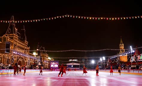 Moscow opens its biggest outdoor ice rink for winter amid pandemic