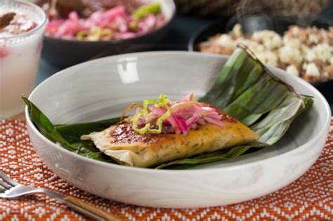 Cochinita Pibil Tamal In Banana Leaf Recipe Mexican Food Recipes