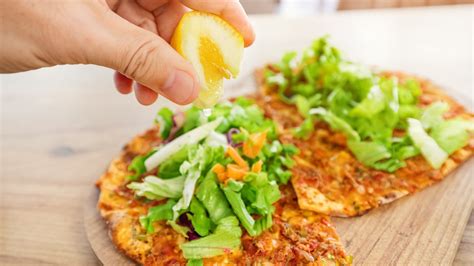 A Squeeze Of Lemon Will Unlock A New Flavor For Your Frozen Pizza