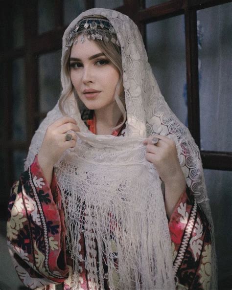 Costum Hair Cover Tajikistan South Asia Woman Face Face Claims