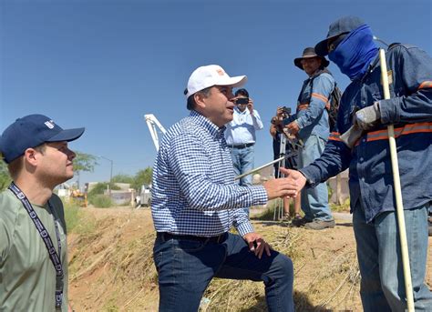 Supervisa Toño Astiazarán limpia de canales y arroyos