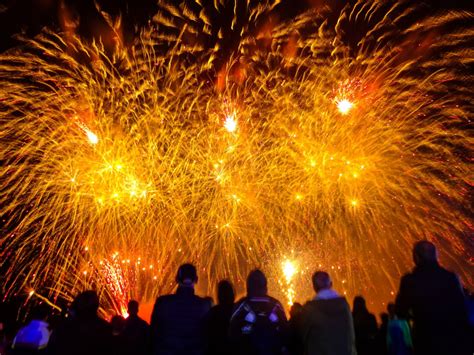 Thousands flock to huge family-friendly Halloween fireworks event near ...