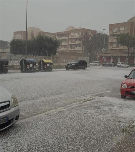 Maltempo Puglia Intensa Grandinata Imbianca Foggia Come Neve FOTO E