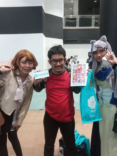 Kenichi Banzai On Twitter Peluncuran Buku Hololive Id Entity Official