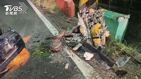 慘！通緝犯掛失竊車牌上路見警心虛 失控將電線桿撞到見骨│彰化│藥事法│員林│tvbs新聞網