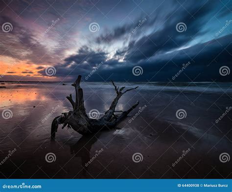 Tramonto Sopra La Spiaggia Del Mare Fotografia Stock Immagine Di