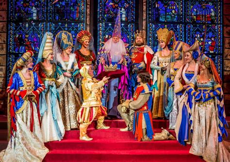 Medieval Holiday Fun At The Excalibur Hotel Castles In America Castlesy