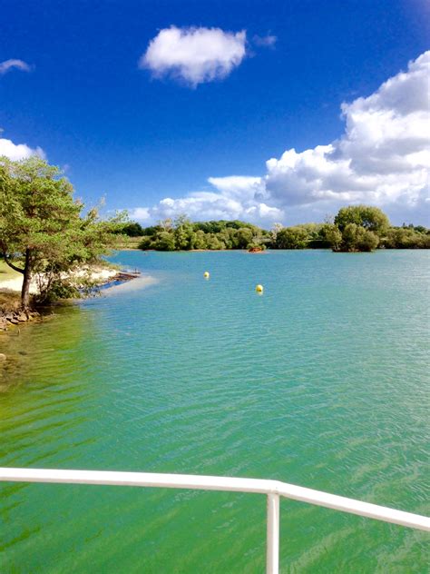 Le Saviez Vous L Eau De L Espace Quilly Est Turquoise