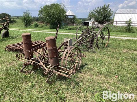 John Deere 2 Row Planter And Cultivator Bigiron Auctions